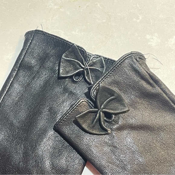 LEATHER BLACK GLOVES WITH BOW ONE SIZE SOFT LEATHER - Picture 12 of 13